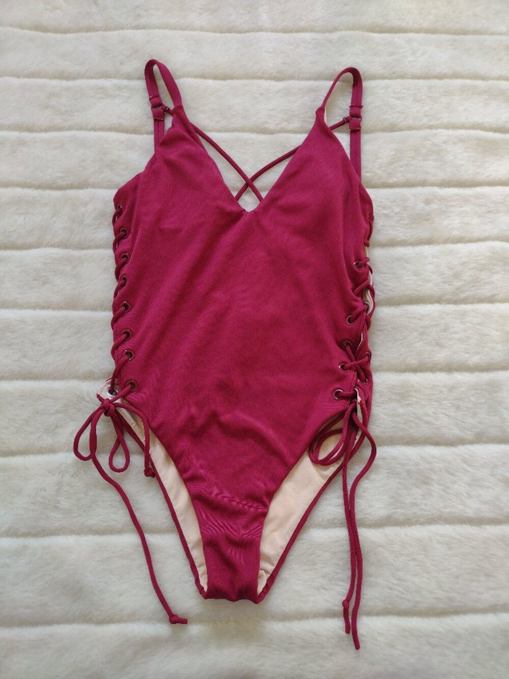 L,A. Hearts Women's One Piece Swimsuit Red Medium